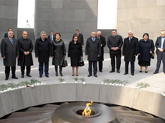 Georgian Parliament Speaker pays tribute to Armenian Genocide victims