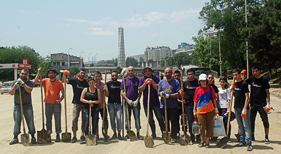 Young Volunteers of the Armenian Diocese in Georgia Help to Clean Up the City
